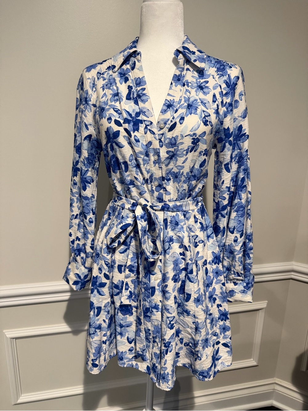 H&M White and Blue Floral Tie-Waist Long Sleeve Dress